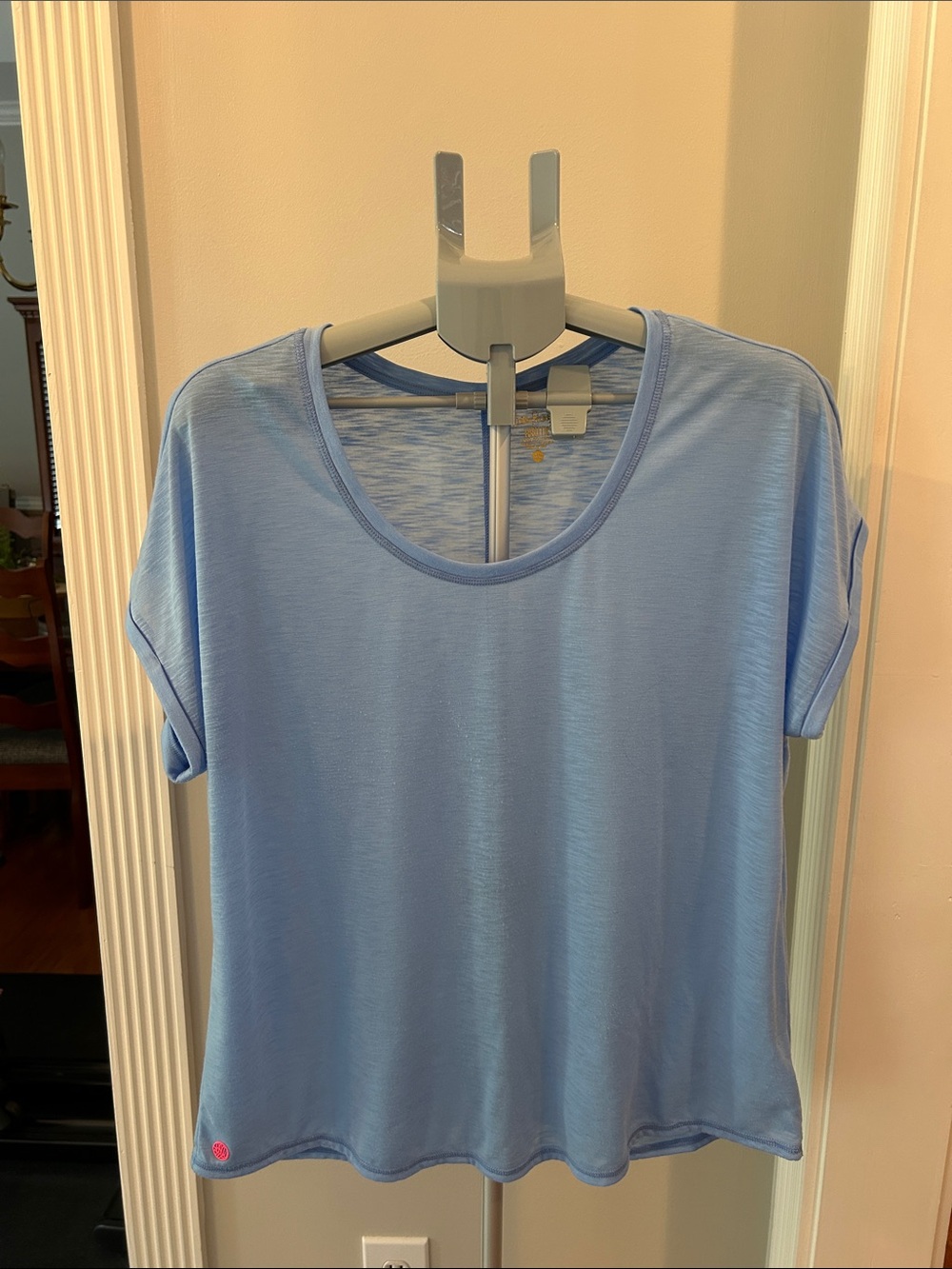 Lilly Pulitzer Sky Blue Short Sleeve Scoop Neck Tee High-low hem